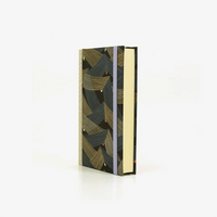 Notizbuch-blanko-9x14cm-224seiten-cover-mit-chiyogami-Motiv-Saitenspiel-schwarz-seitlich-vorn