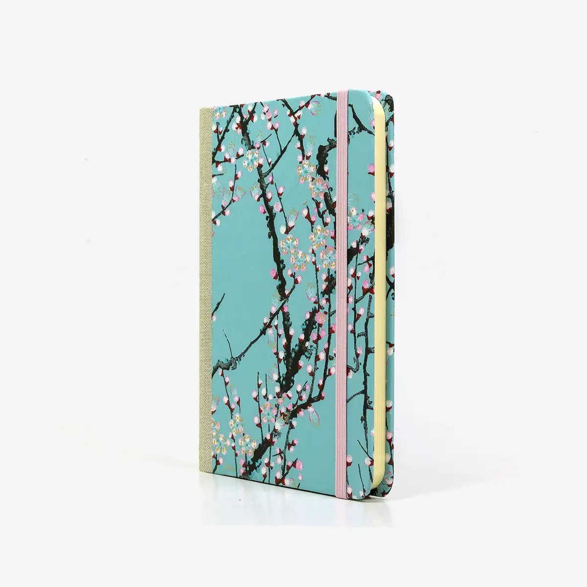 Notizbuch-kariert-12x16.5cm-Cover-Chiyogami-Motiv-Kirschzweige-mit_Blueten-auf-hellblau-seitlich-von-vorn