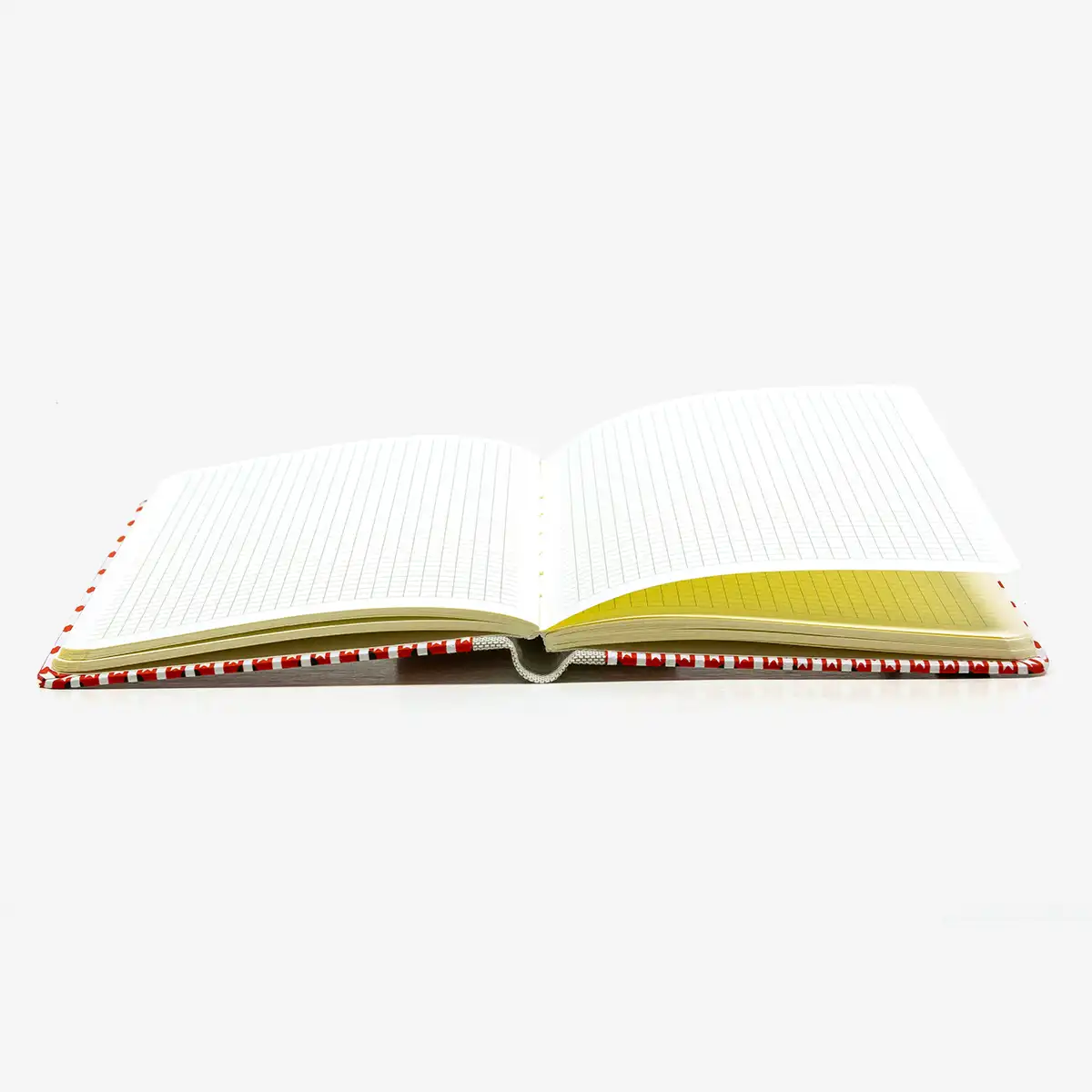 Notizbuch-kariert-12x16.5cm-Cover-Chiyogami-Motiv-Traditional-rot-weiss-aufgeschlagen