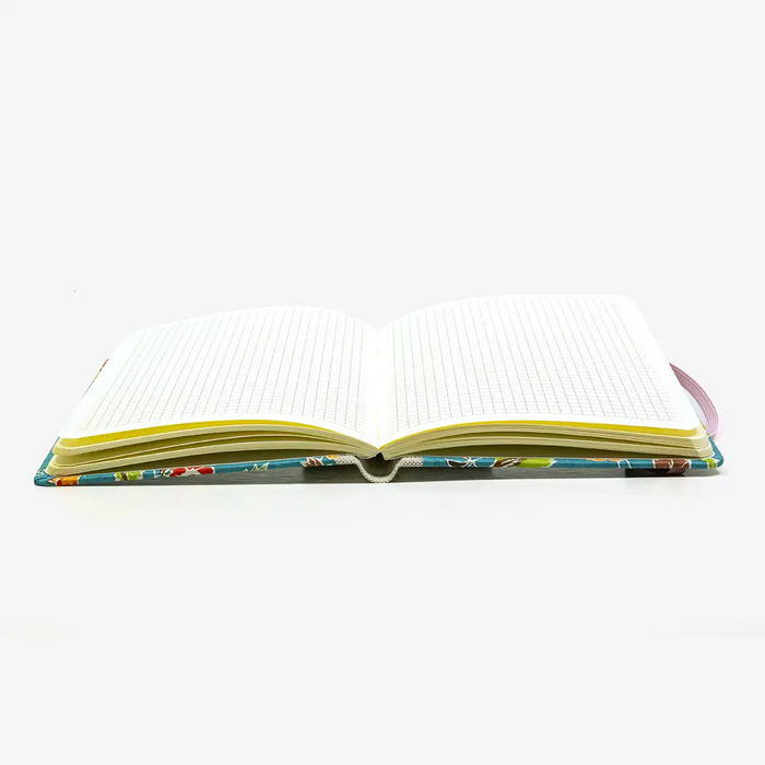 Notizbuch-kariert-12x16.5cm-Cover-katazome-Shi-Motiv-Blumenornament-auf-hellblau-aufgeschlagen