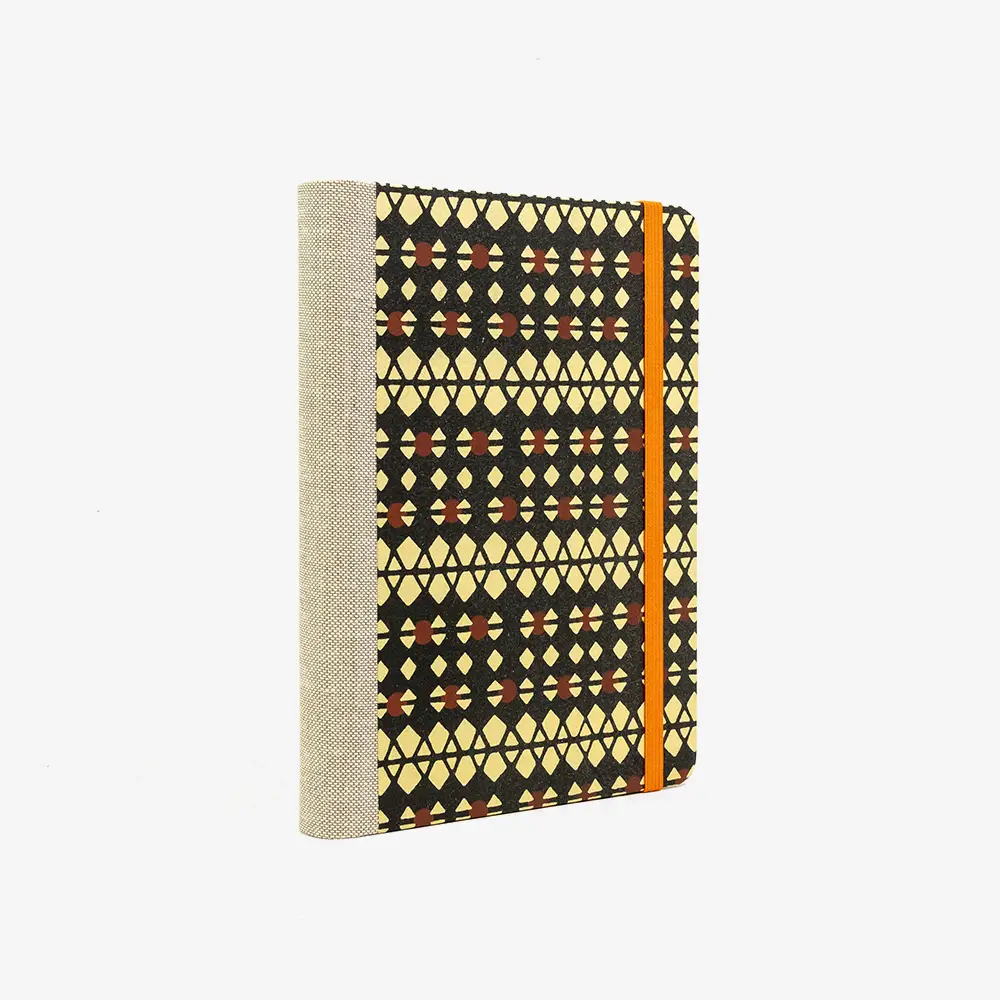 Notizbuch-liniert-12x16.5cm-244seiten-Katazome-Shi-Motiv-Rauten-braun-auf-creme-cover-seitlich-von-hinten