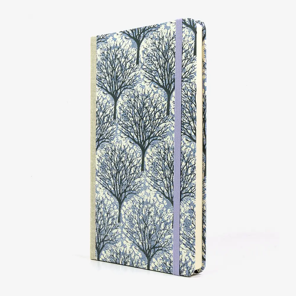 Notizbuch-liniert-13x21cm-Siebdruckpapier-192-Seiten-Motiv-baum-flieder-cover-seitlich-von-Vorn