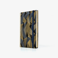 Notizbuch-liniert-A6-Blaupause-144seiten-mit-Chiyogami-cover-bezogen-Motiv-Saitenspiel-schwarz-cover-seitlich-von-vorn