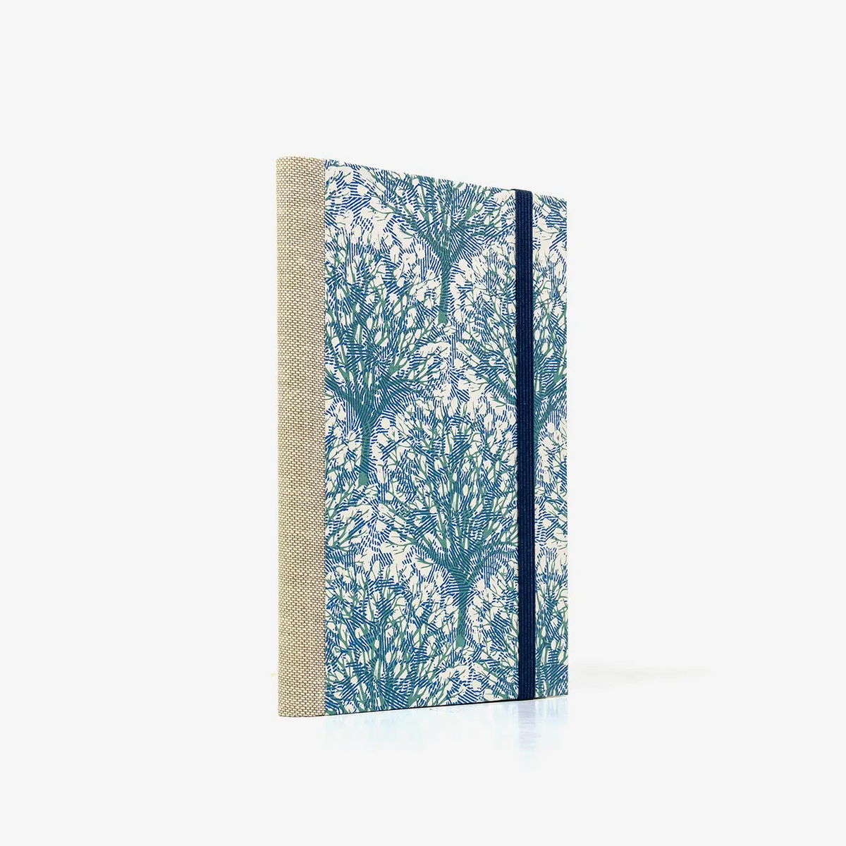 Notizbuch-liniert-A6-Blaupause-144seiten-mit-Siebdruckpapier--cover-bezogen-Motiv-Baum-gruen-Blau-cover-seitlich-von-hinten