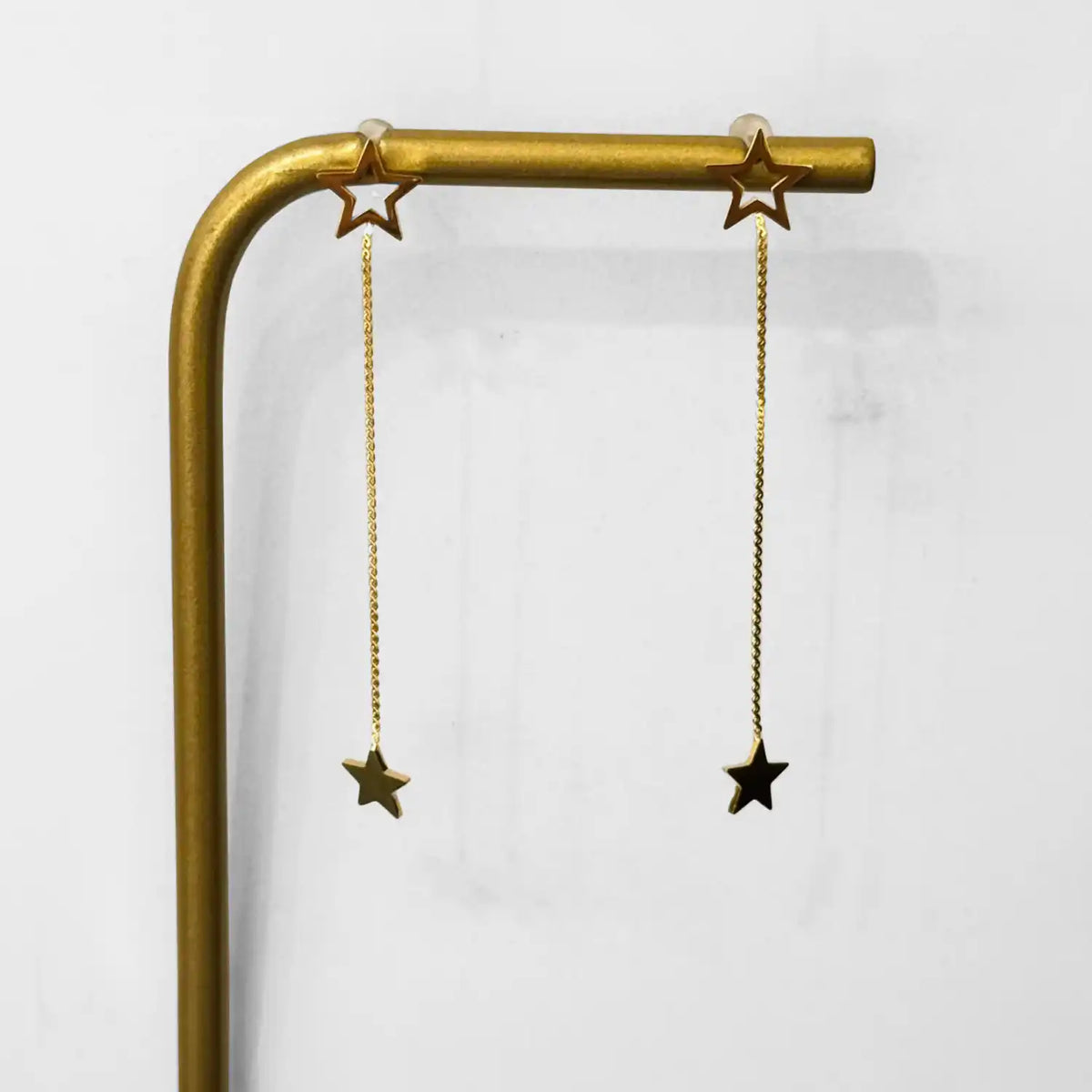 Ohrringe-Edelstahl-14K-Goldbeschichtung-Stern-Haenger-60mm-Produktansicht