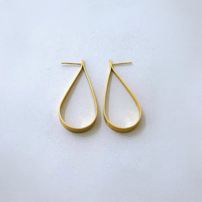 Ohrringe-Edelstahl-14k-vergoldet-Tropfenform-gebuerstetem-Gold-Produktansicht-1