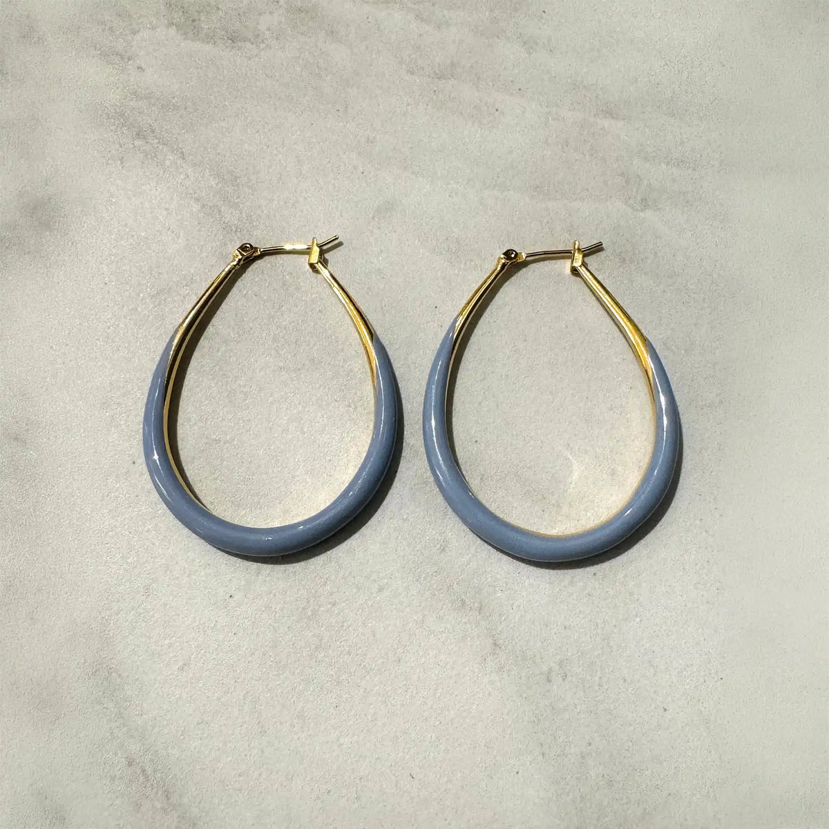 Ohrringe-Lucy-Edelstahl-Gold-plattiert-emailliert-wasserdicht-47mmx36mm-Produktansicht-2