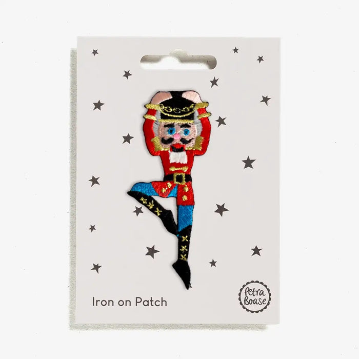 Petra-Boase-Buegelpatch-AufbuegelPAtch-Nussknacker-Produkt-in-Verpackung-1