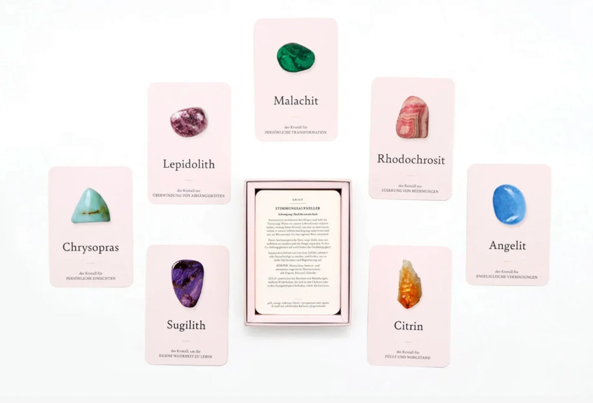 eferenzkartenspiel-Kristalle-fuer-Einsteiger-innen-Box-Verpackung-offen-mit-Karten