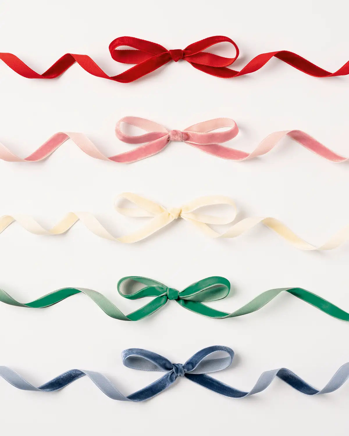 Samtbaender-Cassic-5Farben-sortiert-10mm-x-2-Meter-Produktansicht-mitschleifen-Beispiel1