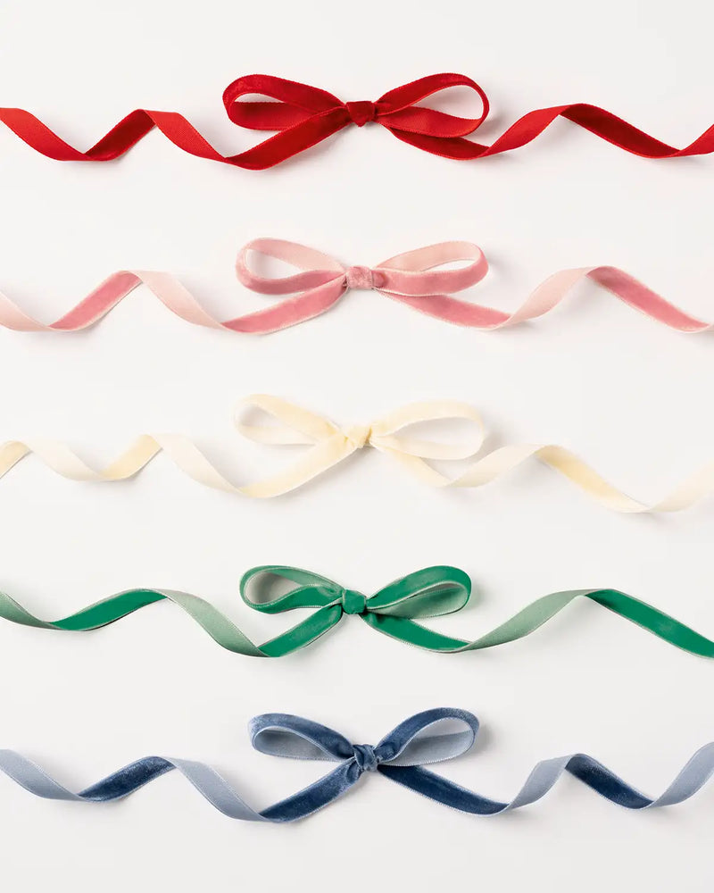 Samtbaender-Cassic-5Farben-sortiert-10mm-x-2-Meter-Produktansicht-mitschleifen-Beispiel1