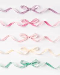 Samtbaender-PAstell-5Farben-sortiert-10mm-x-2-Meter-Produktansicht-mitschleifen-Beispiel1