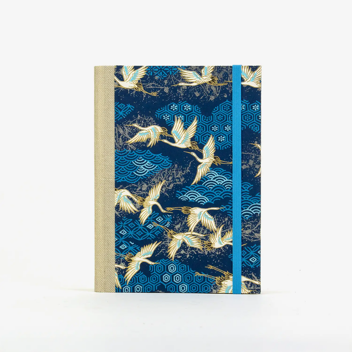 Skizzenbuch / 192 Seiten / fadengeheftet / Chiyogami / Kraniche auf blau mit gemusterten Wolken