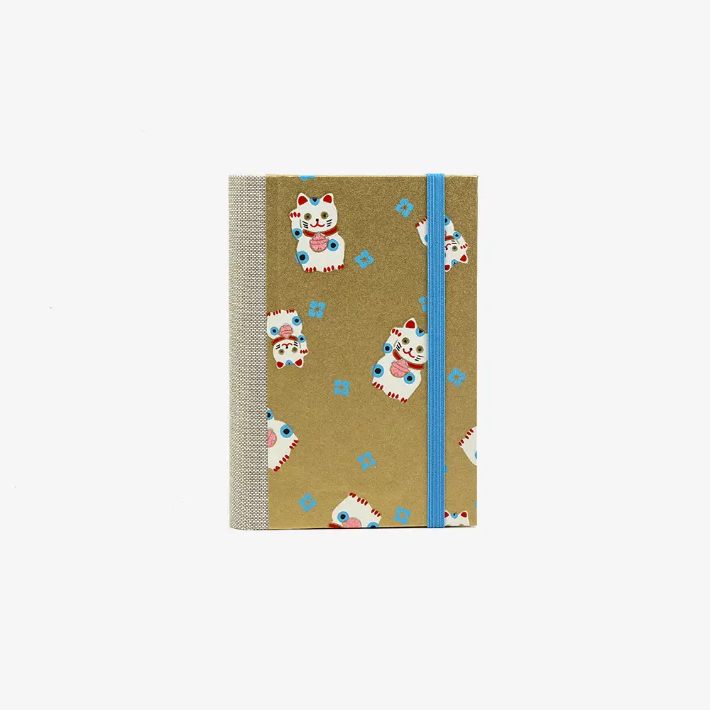 Skizzenbuch-9x14cm-244-Seiten-blanko-Chiyogami-Papier-MotivWinkekatze-Gold-cover-von-vorn