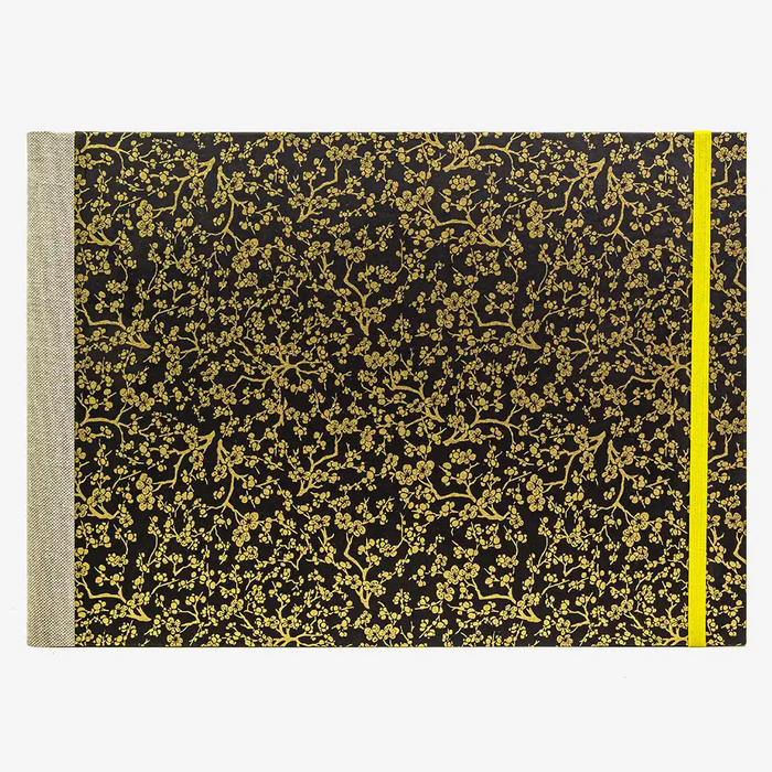 Skizzenbuch-A4-quer-cover-Chiyogami-papier-Motiv-Kirschblueten-gold-auf-schwarz-von-vorn