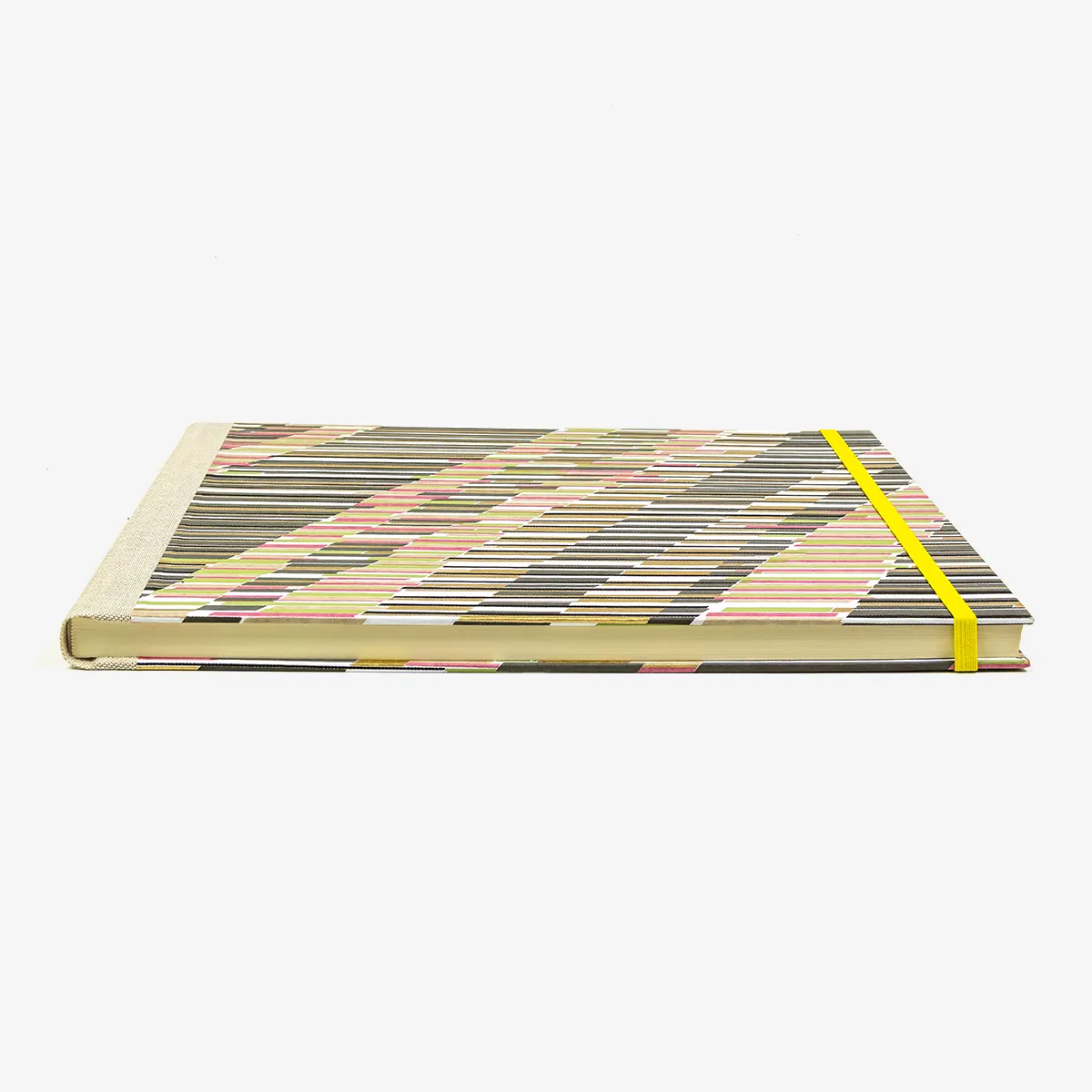 Skizzenbuch-A4-quer-cover-Chiyogami-papier-Motiv-Muster-mit-versetzten-Strichen-grau-liegend