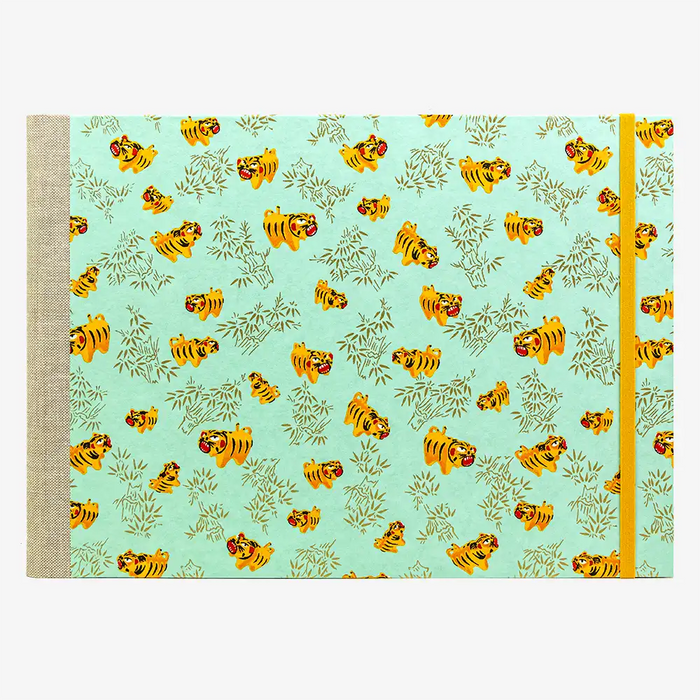Skizzenbuch-A4-quer-cover-Chiyogami-papier-Motiv-Tiger-gold-auf-mint-von-vorn