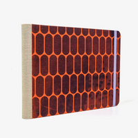 Skizzenbuch-A5-blanko-Querformat-mit-Leinen-bedruckt-bezogen-Motiv-Leinen-Orange-mti-Druck-seitlich-von-Hinten