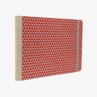 Skizzenbuch-A5-blanko-Querformat-mit-chiyogami-bezogen-Motiv-RoteDreiecke-auf-Silber-seitlich-von-Hinten