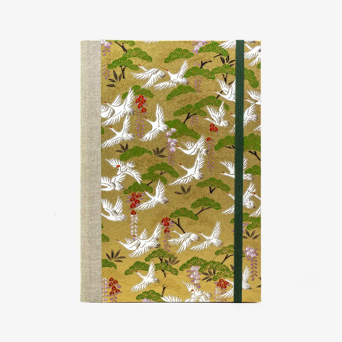 Skizzenbuch-A5-mit-Goldschnitt-cover-bezogen-mit-chiyogami-Papier-160-Seiten-Motiv-Kraniche-auf-gold-von-vorrn