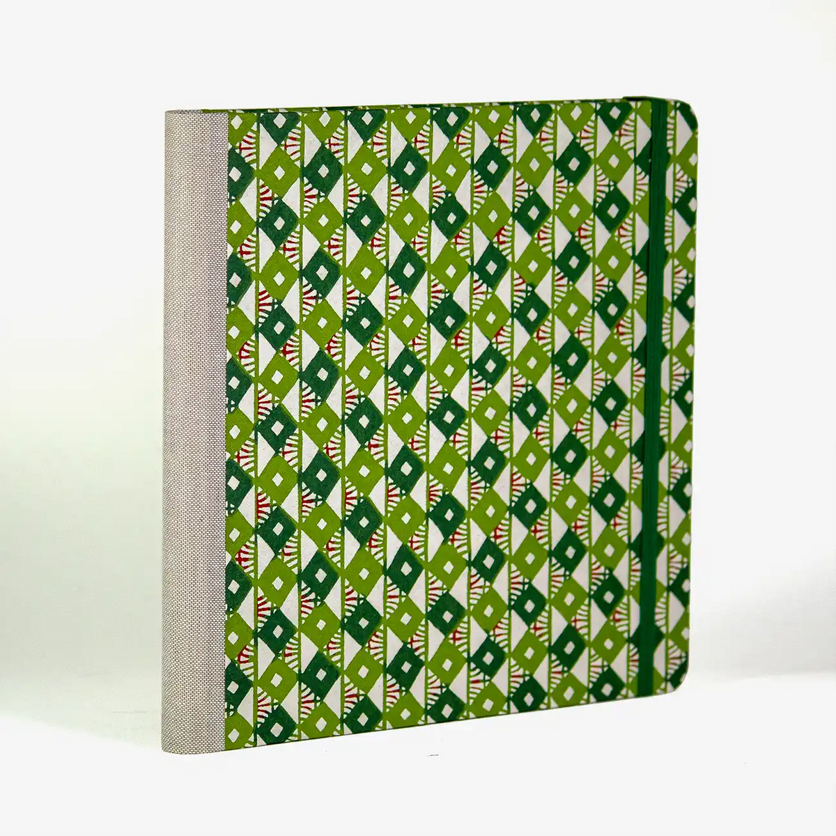 Skizzenbuch-Format-21x21cm-192seiten-mitKAtazome-shi-Muster-Rautenmuster-gruen-bezogen-cover-Seitlich-hinten