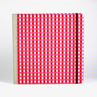 Skizzenbuch-Format-21x21cm-192seiten-mitchiyogamiMuster-Karos_Pink-bezogen-cover-vorn