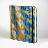 Skizzenbuch-Format-21x21cm-192seiten-mitchiyogamiMuster-Striche-in-Wellenform-b