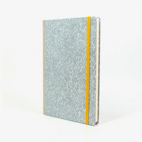 Skizzenbuch-blanko-A5-160seiten-cover-Lokta-papier-Motiv-Krikelkrakel-401-mildes-blau-auf-weiss-seitlich-vorn