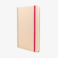 Skizzenbuch-blanko-A5-160seiten-cover-chiyogami-Motiv-Same-komon-weiss-pastellrosa-seitlich-vorn