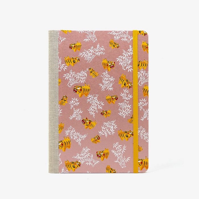 Skizzenbuch-blanko-A5-192seiten-mit-Chiyogami-motiv-Tiger-auf-Pearlrosa-bezogen-cover-von-vorn