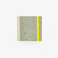 Skizzenbuch-blaupause-10x10cm-160-leere-Seiten-Cover-Vorn-Bezogen-mit-Geometrisch-Bluete-silberaufgrau