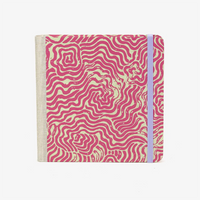 Skizzenbuch-blaupause-15x15cm-224-leere-Seiten-Bezogen-mit-Bogen-Labyrinth-achenseegruen-auf-magenta-Produktansicht-Cover-Vorn