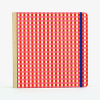 Skizzenbuch / 192 Seiten / fadengeheftet / Chiyogami / Karos Pink
