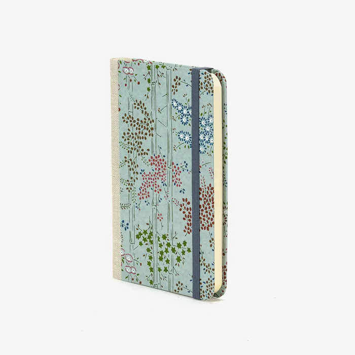 Skizzenbuch-blaupause-A6-160-leere-Seiten-Bezogen-mit-Chiyogami-Bambus-auf-grau-Produktansicht-Cover-seitlich-Vorn-2