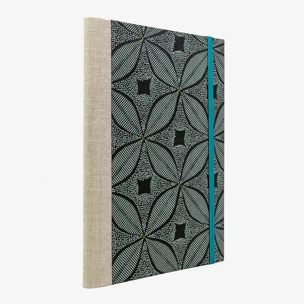 Skizzenbuch-leer-17x24cm-192seiten-cover-mit-Baumwollpapier-Motiv-Blaetter-Aquamarine-seitlich-von-hinten