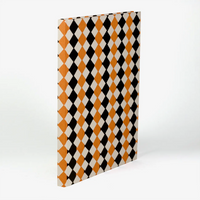 Skizzenbuch-leer-format-17x22cm-cover-aus-katazome-Shi-Tokyo-Memo-Karos-schwarz-orange-Produktansicht-Buch-Seitlich-hinten