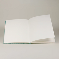 Skizzenbuch-leer-format-17x22cm-cover-aus-katazome-Shi-Tokyo-Memo-Linien-auf-azur-Buch-aufgeschlagen