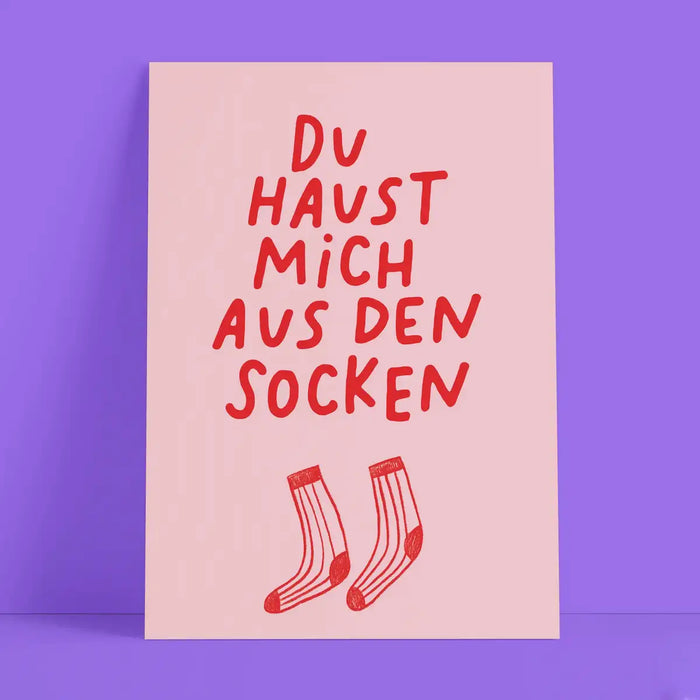 Studio-Danii-Postkarte-Liebe-Du-haust-mich-aus-den-Socken-rosa-A6
