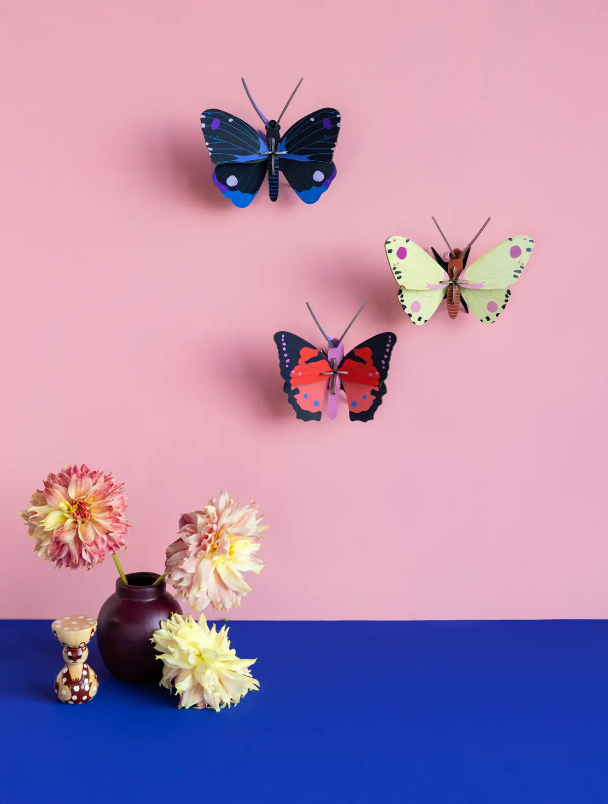 Studio-Roof-Luzerne-Butterfly-3D-Schmetterling-Aufgebaut-aus-Karton-Produktansicht-im-Beispielfoto-1