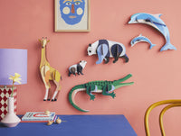 Studio-Roof-Ornament-3d-Object-Dschungel-Tier-zwei-Delfine-aufgebaut-Beispielfoto-Objekte-an-der-Wand-2-mit-anderen-dschungeltieren