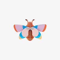 Studio-Roof-Ornament-3d-Object-Lucky-charms-bumble-bee-Aufgebaut-1