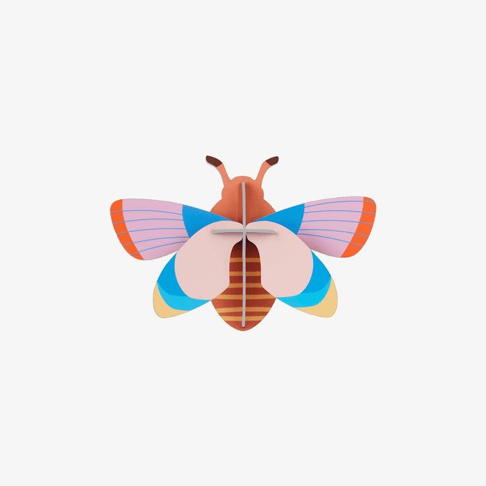 Studio-Roof-Ornament-3d-Object-Lucky-charms-bumble-bee-Aufgebaut-1