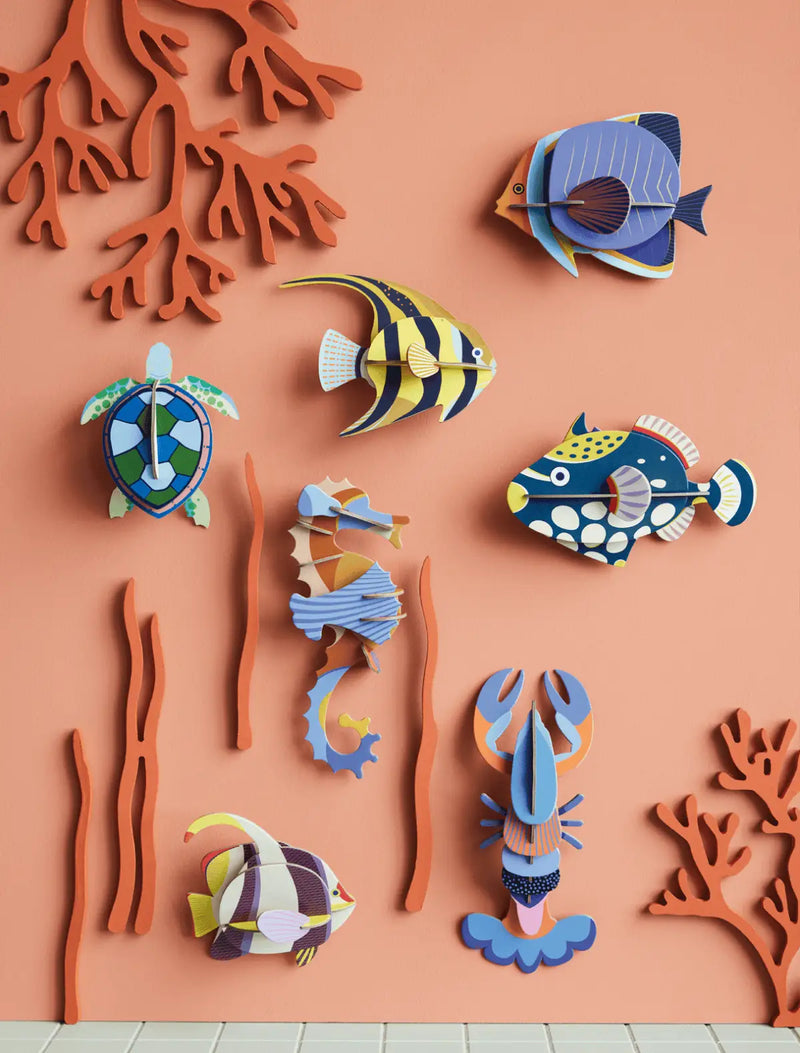 Studio-Roof-Ornament-3d-Object-Meerestiere-Angelfish-und-andere-Meerestiere-aufgebaut-Produktansicht-Beispielfoto