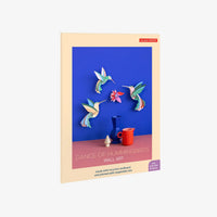 Studio-roof-Voegel-3D-Voegel-Dance-of-Hummingbirds-Wanddeko-aus-recy-Karton-Verpackung-seitlich-vorn