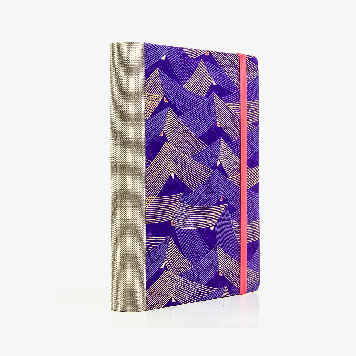 Tagesplaner-12x16_5cm-spaltenaufteilung-Cover-Chiyogami-Motiv-Seitenspiel-Purple-seitlich-hinten