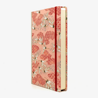 Tagesplaner-2027-A5-klassisch-cover-Chiyogami-Motiv-Kraniche-Pink-seitlich-von-vorn