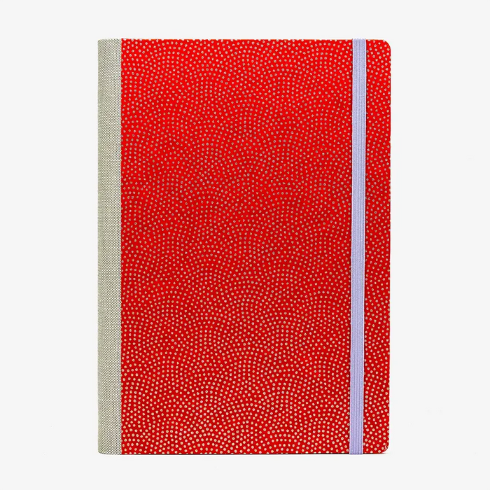 Tagesplaner-2027-A5-klassisch-cover-Chiyogami-Motiv-Same-Komon-gold-auf-rot-von-vorn