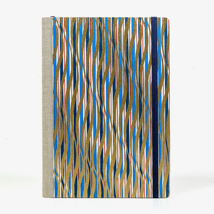 Tagesplaner-2027-A5-klassisch-cover-Chiyogami-Motiv-gewellte-linien-rot-gold-blau-von-vorn