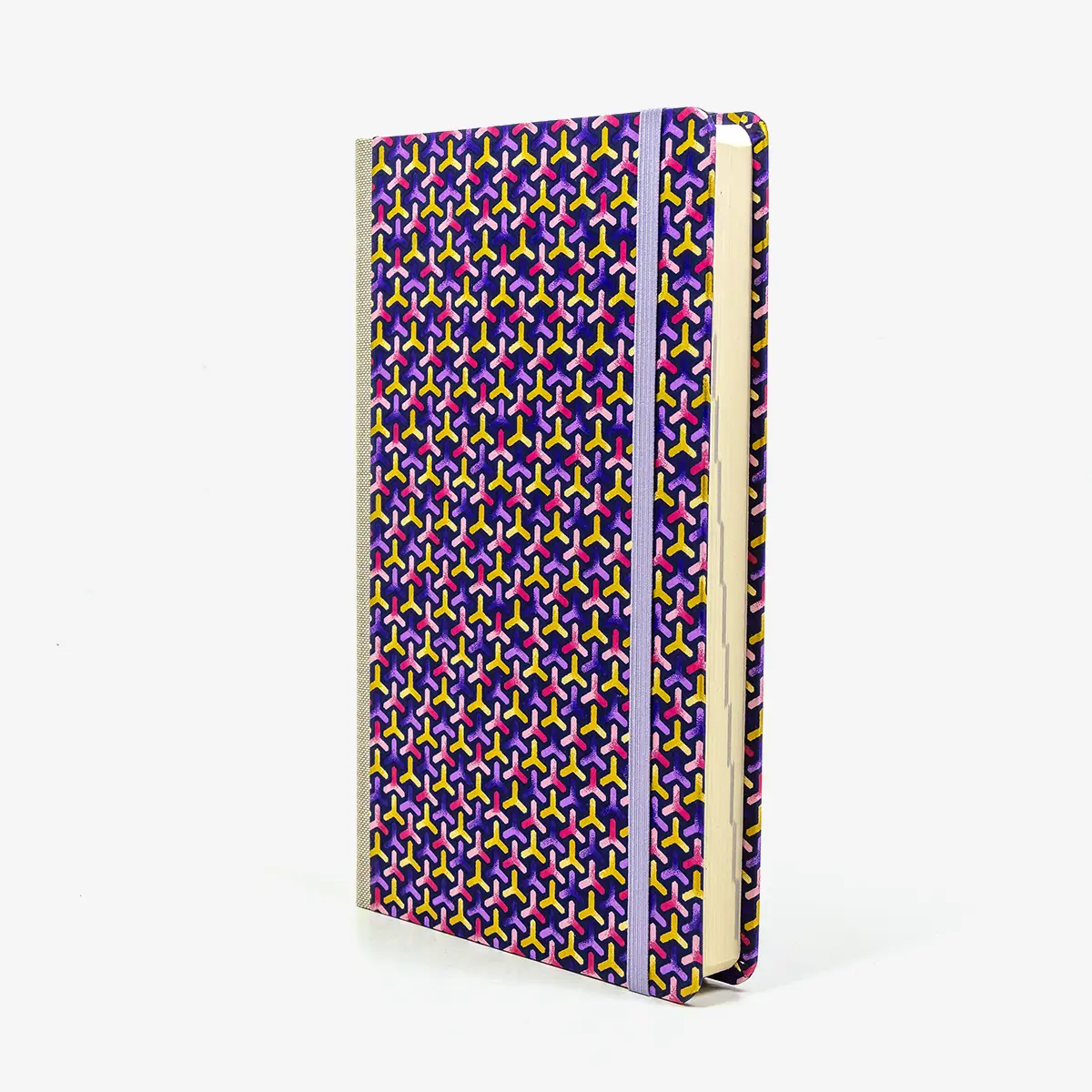 Tagesplaner-A5small-cover-.Chiyogami-Motiv-Bogen-1094C-Flechtmuster-purple-Pink-seitlich-von-vorn