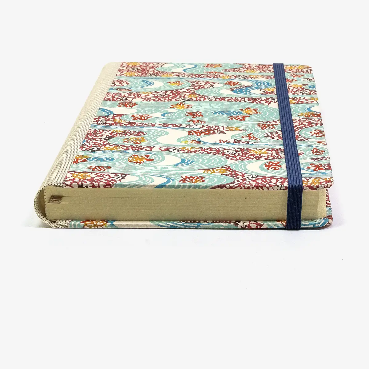 Tagesplaner-A5small-cover-.Katazome-Shi-Motiv-Wasserlandschaft-blau-Rot-von-vorn-liegend